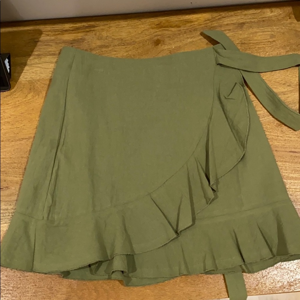 Cute green tie up skirt